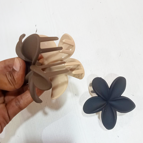 AM5619 Jumbo Flower Hair Claw Clips For Women/Girls (Pack of 1 Pcs, Multicolour)