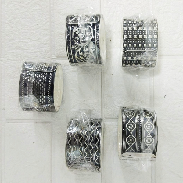 Di0308 Elegant Black & Silver Navratri Bracelet - Pack of 1pc