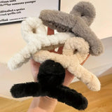 AM1076 Fluffy Fur Hair Clip 1Pcs (multicolor)