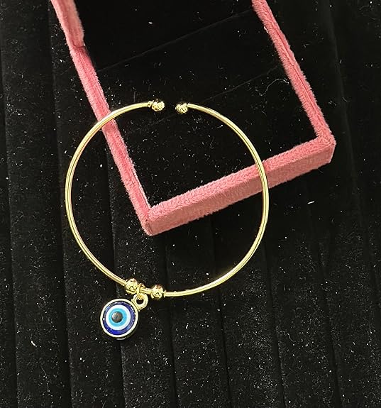 AM1085 Charm Bracelet