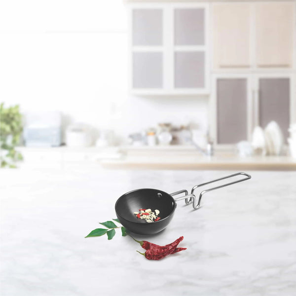 AM3582 Stainless Steel Wired Handle Tadka Pan (Vagharia)