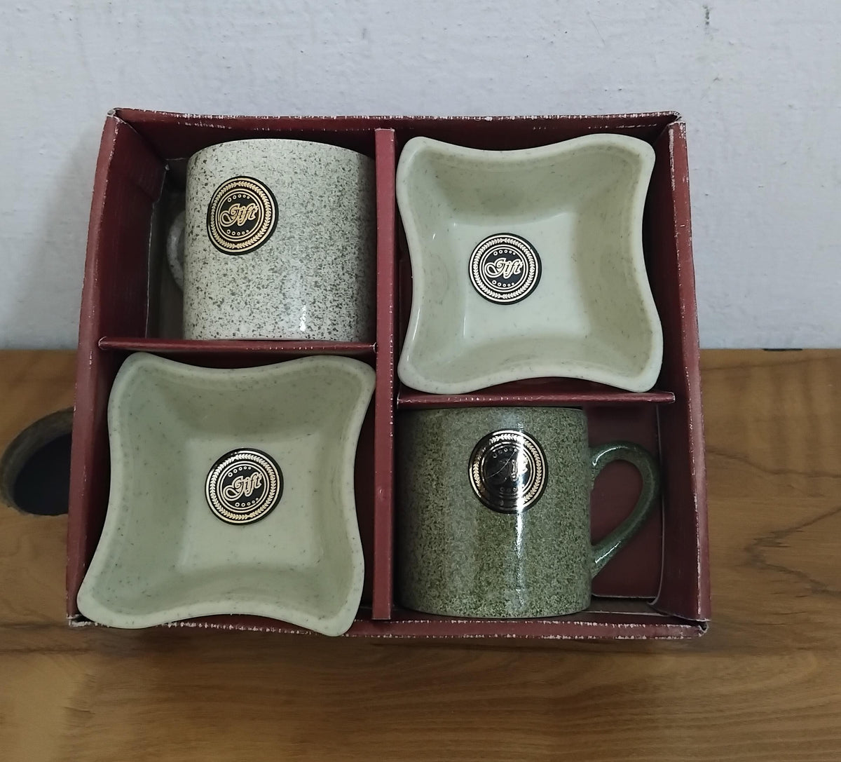 AM3092 Taj (2+2) Ceramic Gift Set with 2 Cups & 2 Plastic Snack