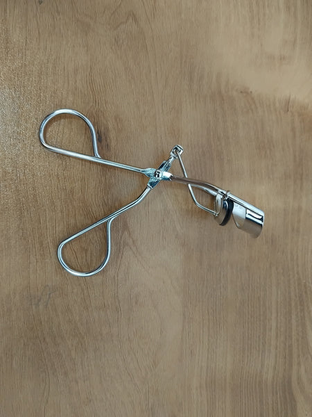3290 Virtue Eyelash Curler Delicate Eyelashes Curling Makeup Tool 1 Piece