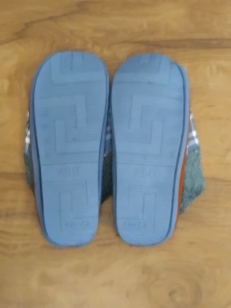 AM2432 Soft winter Slippers Men & Women - Size-42, 43 (Multicolour)