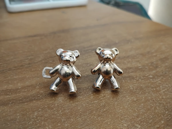 AM3230 Cute Bear Metal Jean Buttons Pins Waist Tightener Clips for Loose Jeans, No-Sew Adjustable Waistband Buckle for Pants, Detachable Bear Design for Women and Skirts Set of 2