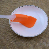 2170 Spatula and Pastry Brush for Cake Decoration