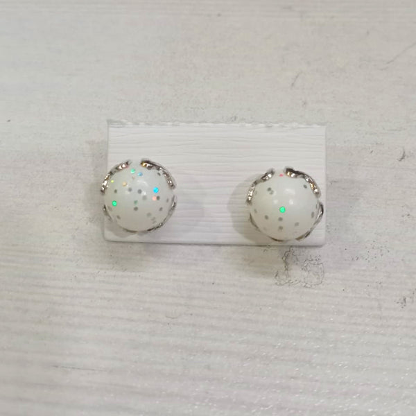 AM5784 White Pearl Stud Earrings – Fashion Jewelry for Women