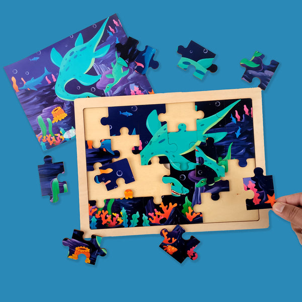A07149 Wooden Underwater Sea Animal Puzzle Board with Reference Sheet