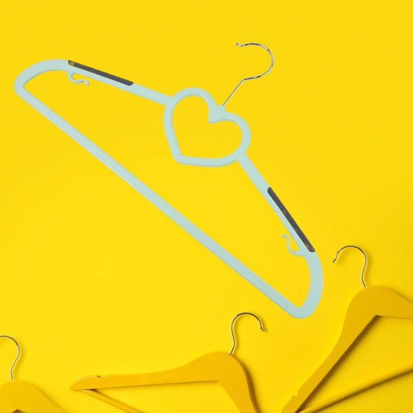 15263 Plastic Clothes Hangers, Slim & Durable Space-Saving Hangers (3 Ps)