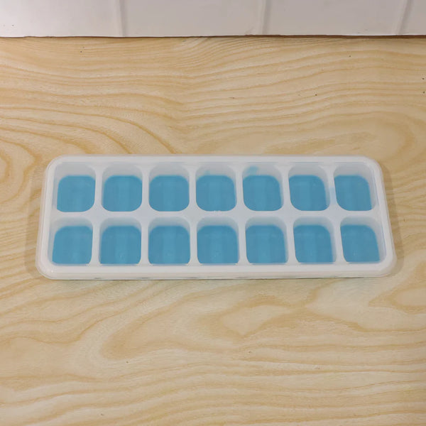 11112 Multipurpose Plastic Ice Cube Tray with Lid - 14 Grid