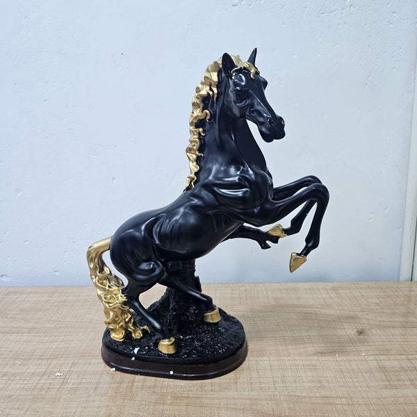 AM5934 Rearing Resin Horse Showpiece