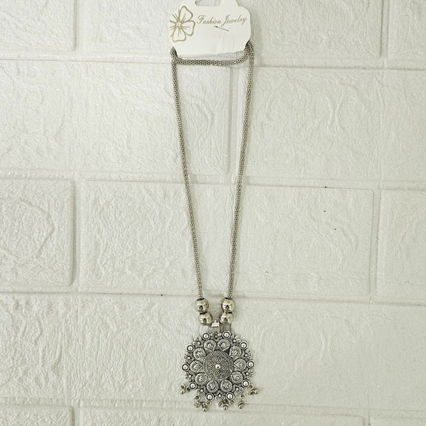 Di0045 Stylish Silver-Toned Multi-Design Pendant Necklace (Multidesign)