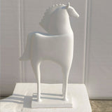 AM5940 Nordic White Minimalist Horse Sculpture – Modern Home Decor