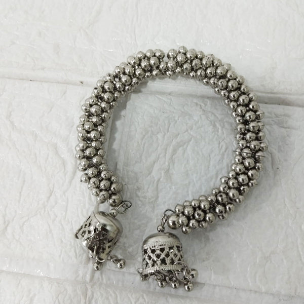 Di0219 Traditional Oxidized Silver Beaded Bracelet with Jhumka Charms