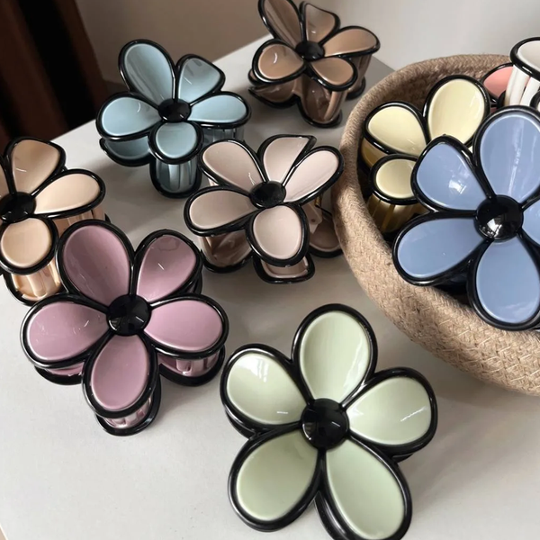 AM6419 Pastel Dream Flower Clip Small Pack of 1