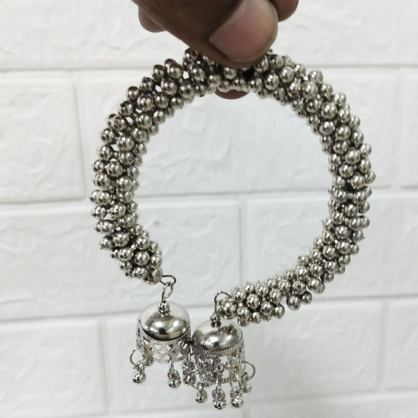 Di0219 Traditional Oxidized Silver Beaded Bracelet with Jhumka Charms