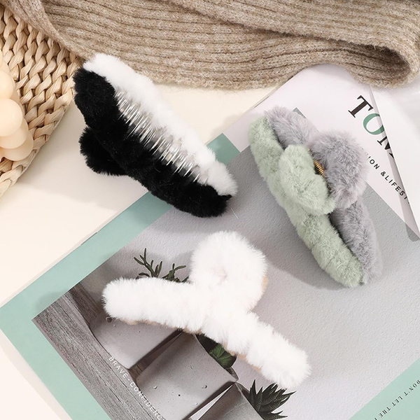 AM6381 Dual Shade Rectangular Shape Fur Hair Claw - 1pc (Multicolour)