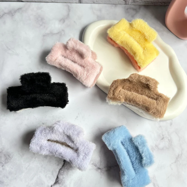 AM6383 Dual Shade Square Shape Fur Hair Claw - 1pc (Multicolour)