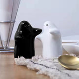 10442 Salt and Pepper Seasoning and Spice Shakers Cute Plastic (2 Pcs Set)