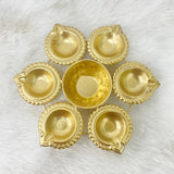 Di0320 Golden Decorative Diya Set – 6 Small Diyas with Central Holder