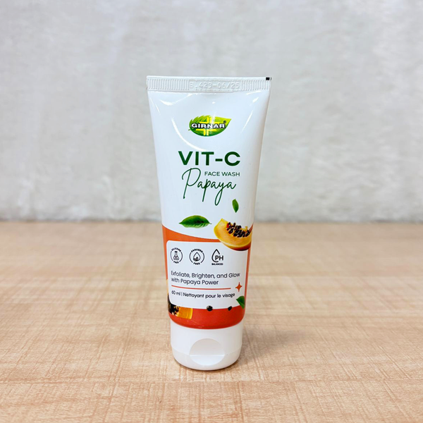 AM6685 Girnar Vit-C & Papaya Exfoliating Face Wash (60 ml)