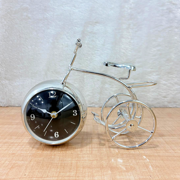 TM0112 Vintage-Style Silver Miniature Tricycle Desktop Clock - Pack Of 1