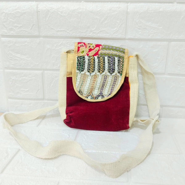 Di0039 Mobile Cover Jute Purse with Strap Belt – Traditional Handcrafted Purse Design