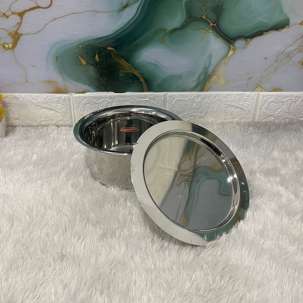 AM7596 Madhuram Signature 1590ml Stainless Steel Deep Tope with Lid (9x15x15 cm)