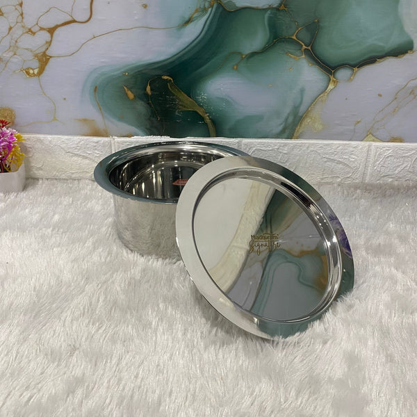 AM7597 Madhuram Signature 2000ml Stainless Steel Deep Tope with Lid (10x16x16 cm)