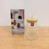 AM7780 RIDGED GLASS TUMBLER FEATURING A NATURAL BAMBOO LID AND REUSABLE MATCHING GLASS STRAW