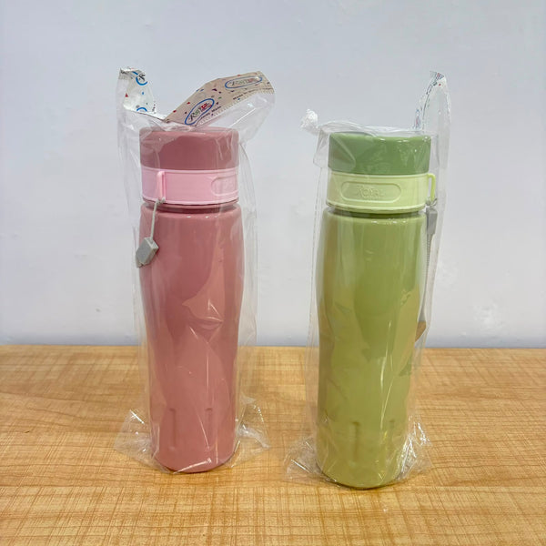A07010 Vision Bottle 1100 – Premium Portable Plastic Water Bottle with Carrying Strap