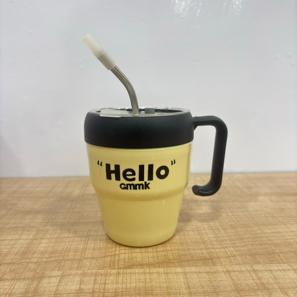 A07566 Stylish Glass Tumbler Mug with Straw, Handle & Airtight Lid ("Hello" Print)