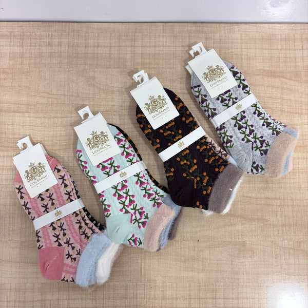 A08157 J1988 Lion Brand Women's Winter Ankle Fur Socks with Soft Cuffed Trim (Pack of 3 Pairs)