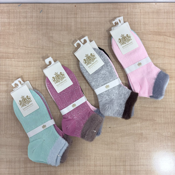 A08157 J1988 Lion Brand Women's Winter Ankle Fur Socks with Soft Cuffed Trim (Pack of 3 Pairs)
