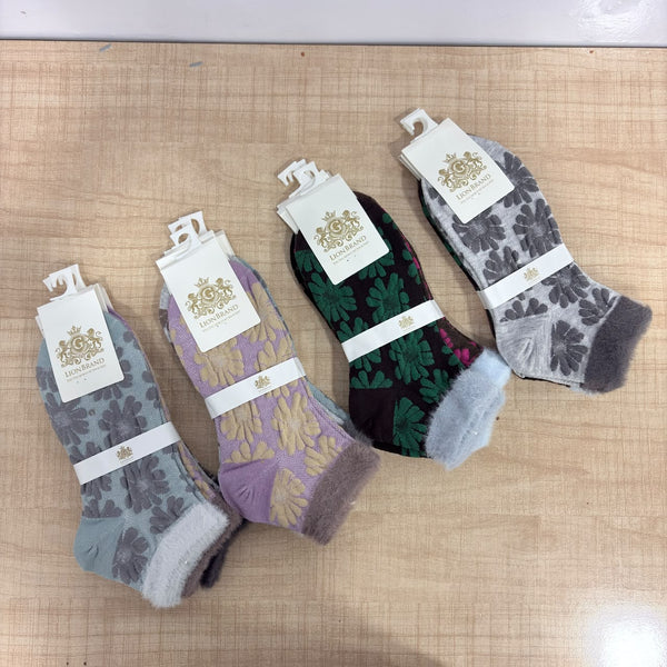 A08157 J1988 Lion Brand Women's Winter Ankle Fur Socks with Soft Cuffed Trim (Pack of 3 Pairs)