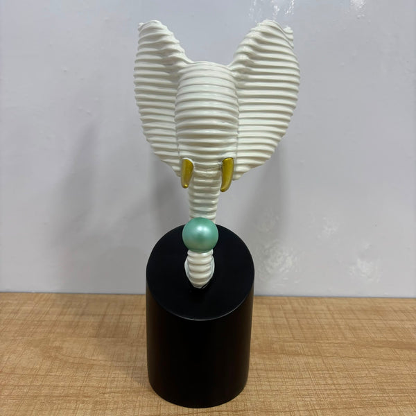 TM0012 Modern Woven Black Elephant Head Figurine